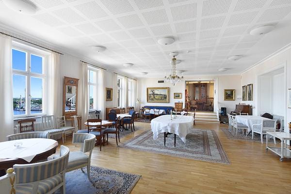 Ersta konferens & hotell / Bring- och ...