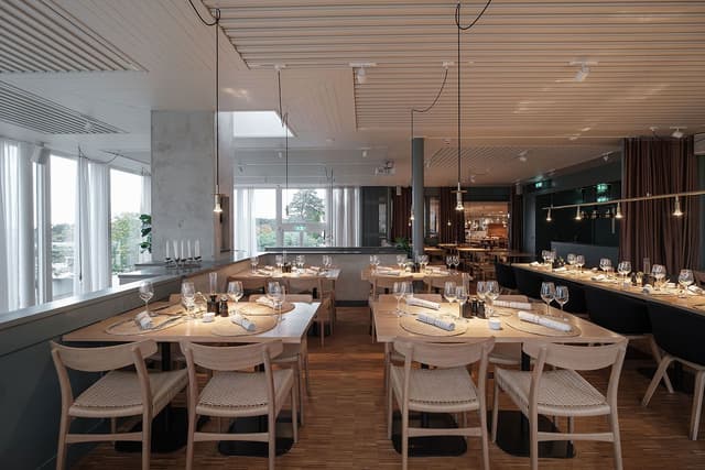 Banquet hall