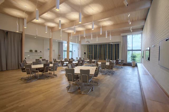 Banquet hall