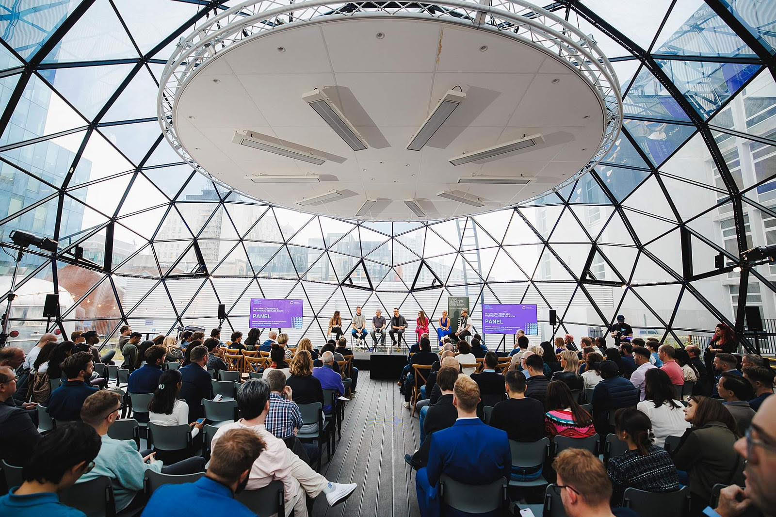 Modern event space with geometric architecture for conferences and workshops. - Banner