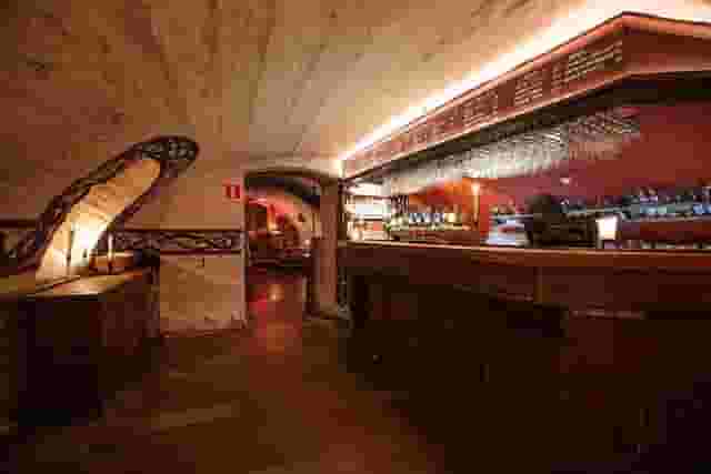 Bar