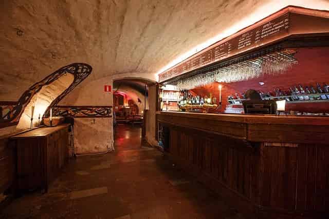 Bar