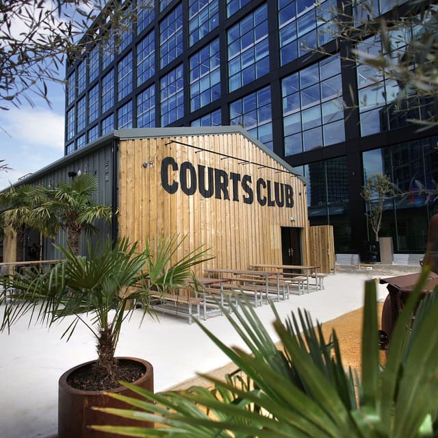 Courts Club