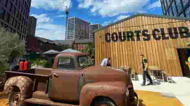 Courts Club