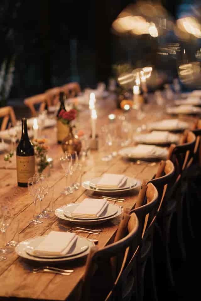 Elegant dining table setup in Chambre Séparée Oscar for intimate gatherings and upscale events.