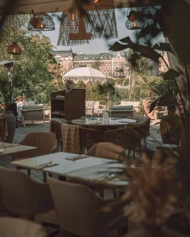 Cocktail bar