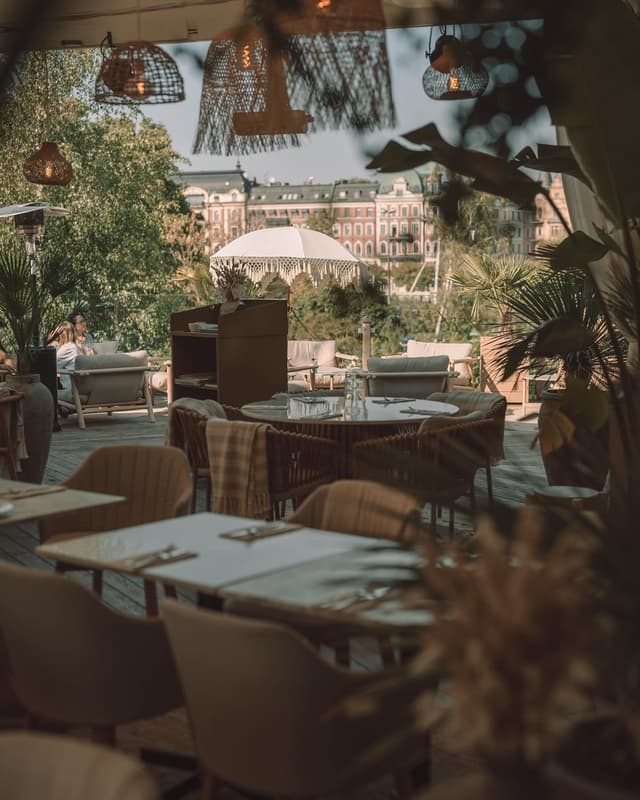 Cocktail bar