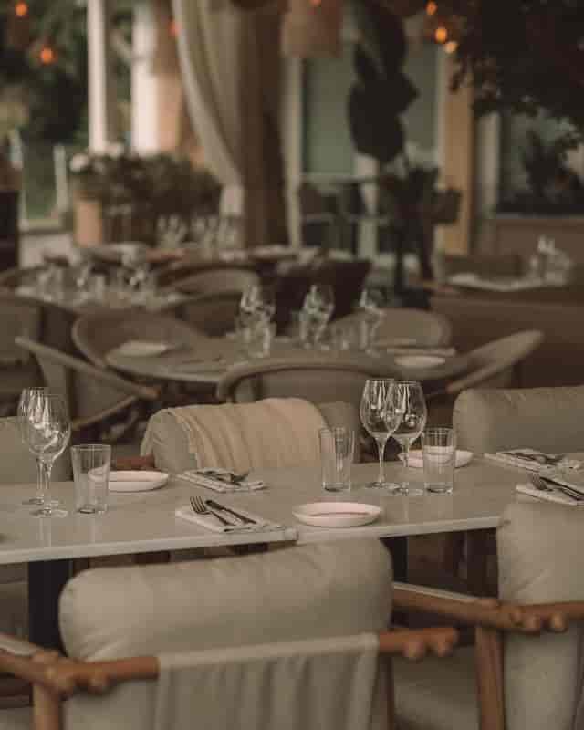 Elegant dining area in Josefina Stockholm, perfect for upscale events and corporate dinners.