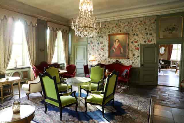 Elegant meeting space at Häringe Slott, ideal for networking events and small conferences.