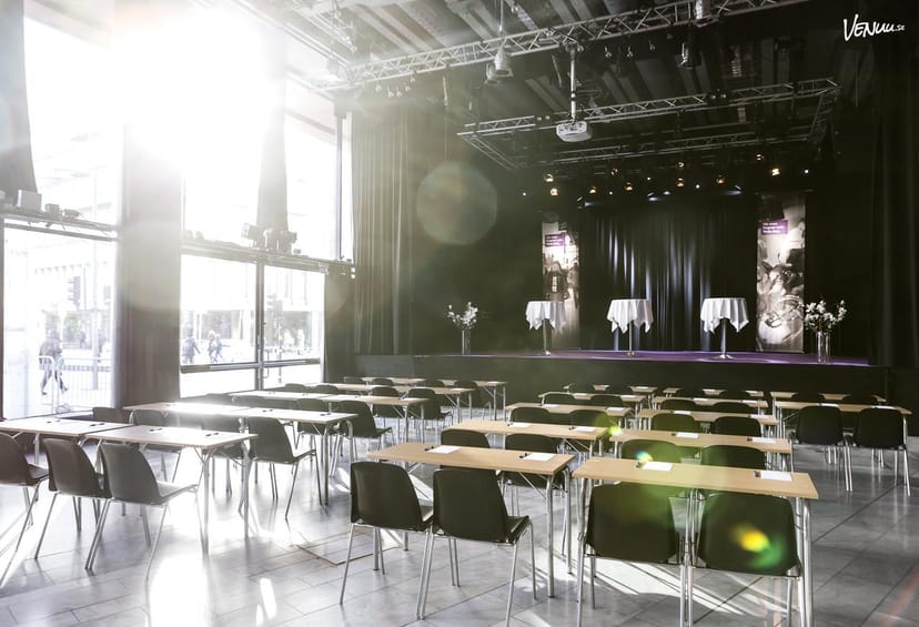 Cafés in Kulturhuset Stadsteatern, elegant event space for meetings and presentations.
