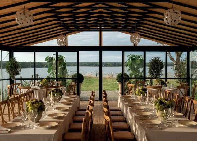 Banquet hall