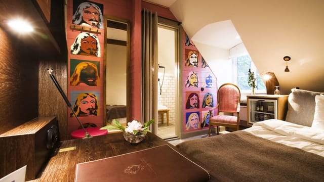 Creative hotel room at Ulfsunda Slott, perfect for retreats and workshops.