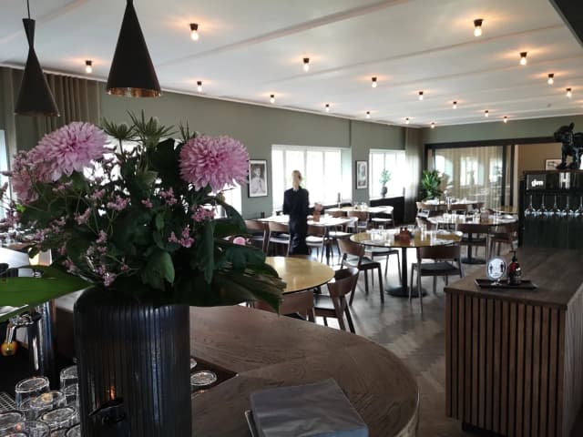 Banquet hall