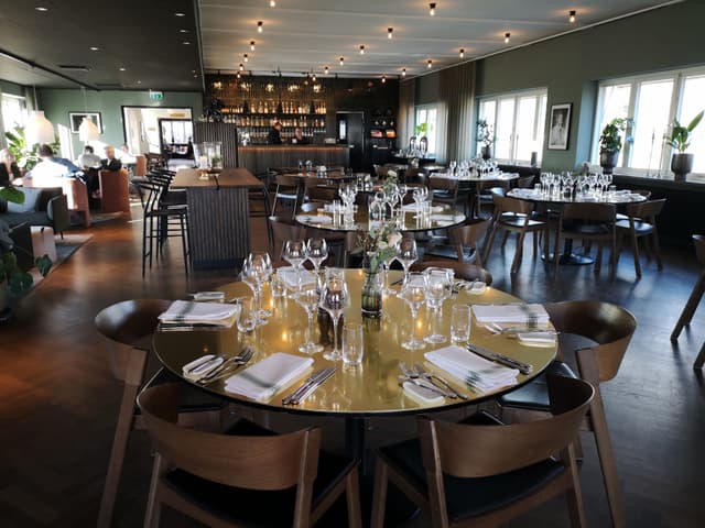 Banquet hall