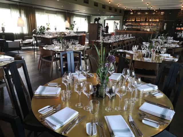 Banquet hall