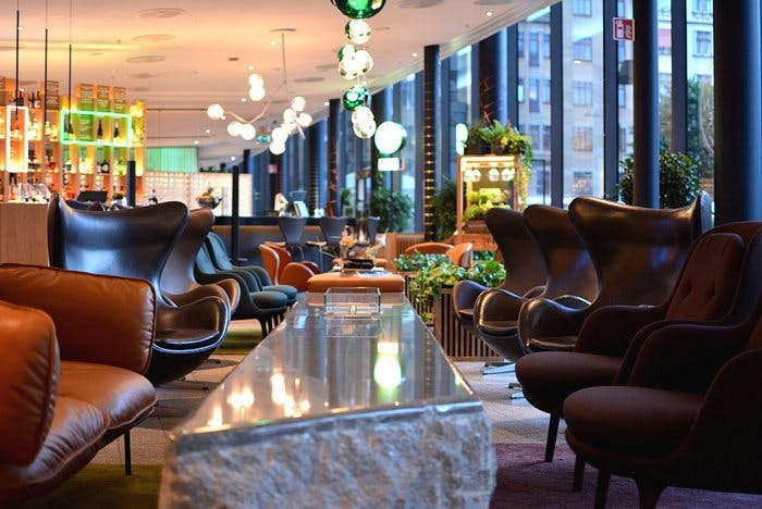 Stylish lounge bar at Clarion Hotel Stockholm, ideal for networking events and casual receptions.