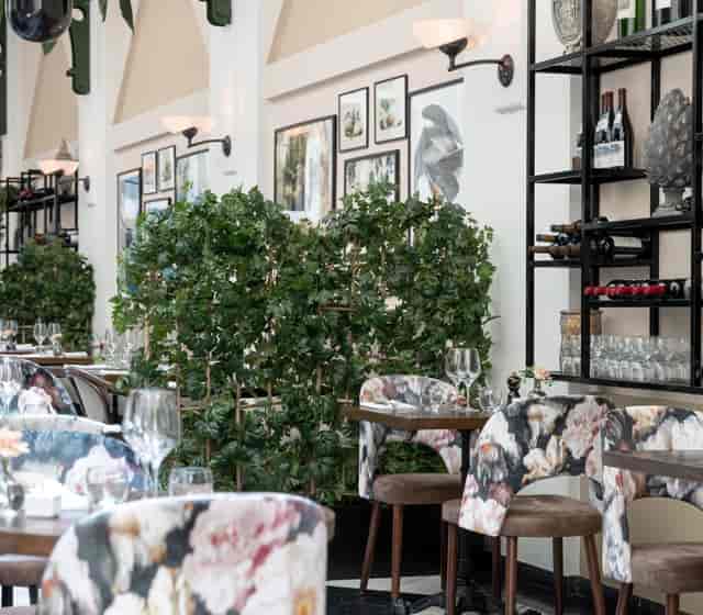 Stylish dining space at Köksbordet, perfect for corporate events and intimate gatherings.