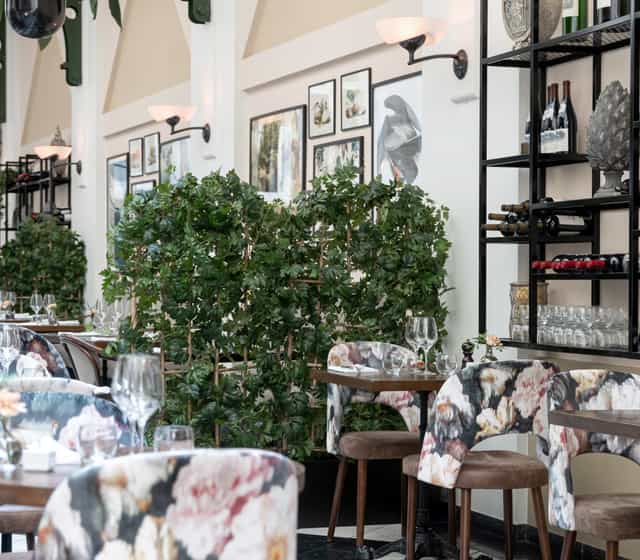 Stylish dining space at Köksbordet, perfect for corporate events and intimate gatherings.