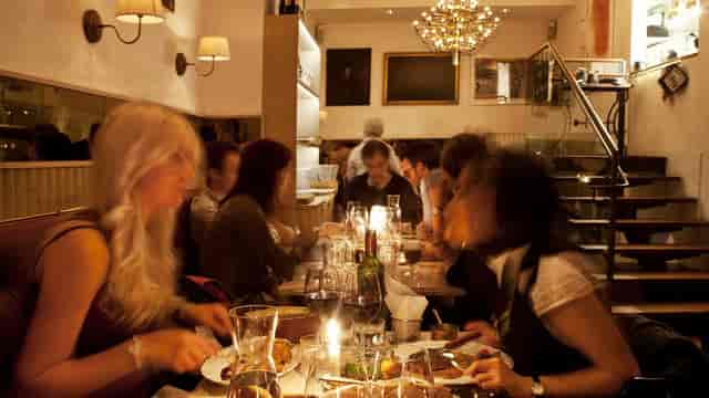 Intimate dining setting in La Tour Chambre Séparée, perfect for networking events.