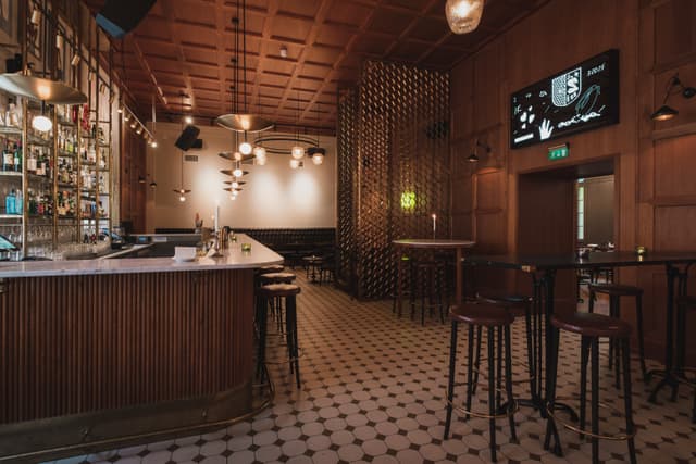 Bar