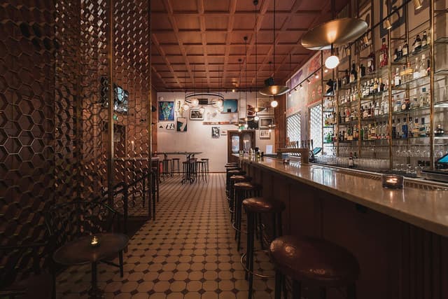 Bar