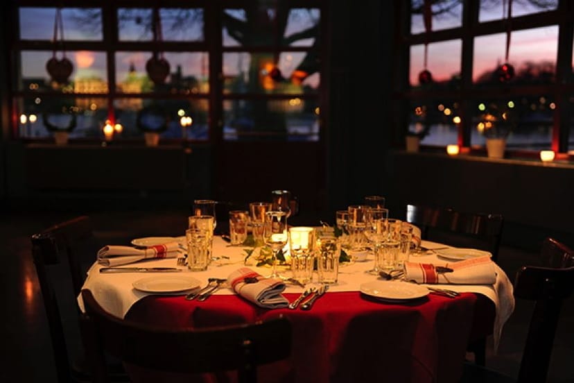 Elegant dining table in Vasamuseets Restaurang for intimate events and corporate dinners.