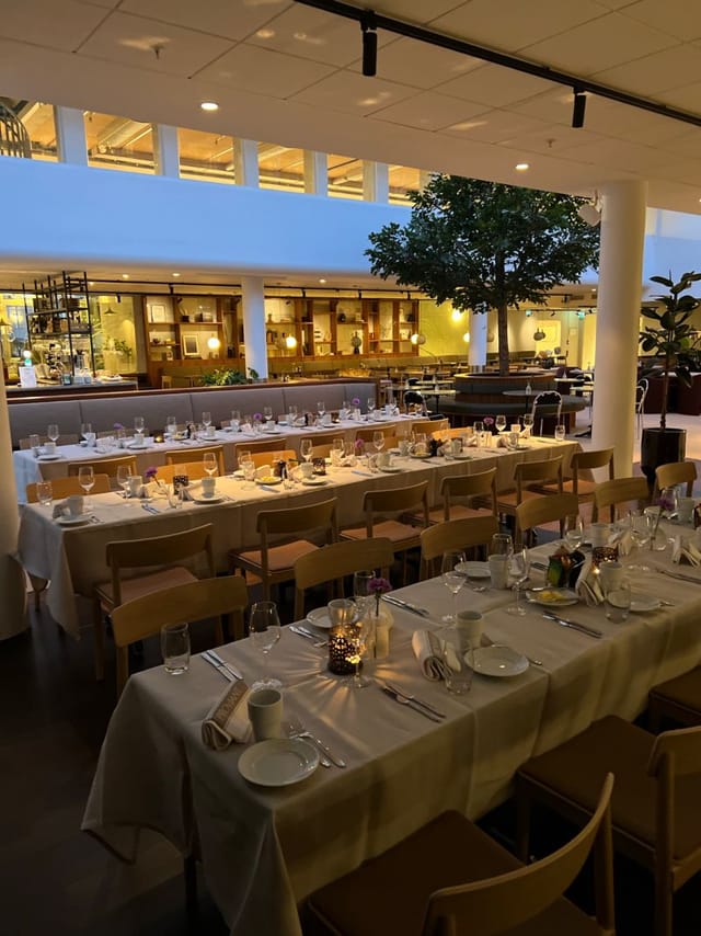 Elegant dining area in Proviant Albano, perfect for corporate events and celebrations.