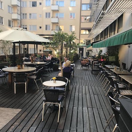 Charming outdoor venue at Mornington Hotel Stockholm for casual meetings and events.