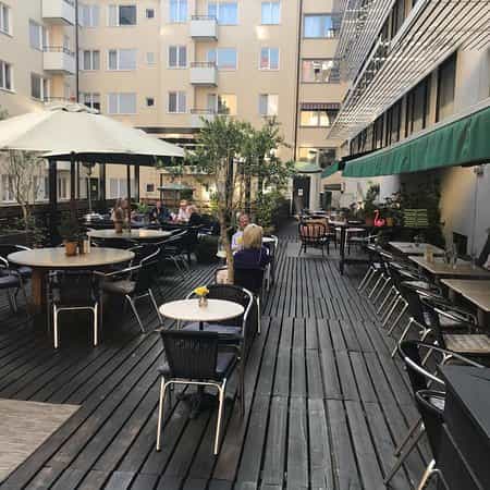 Charming outdoor venue at Mornington Hotel Stockholm for casual meetings and events.