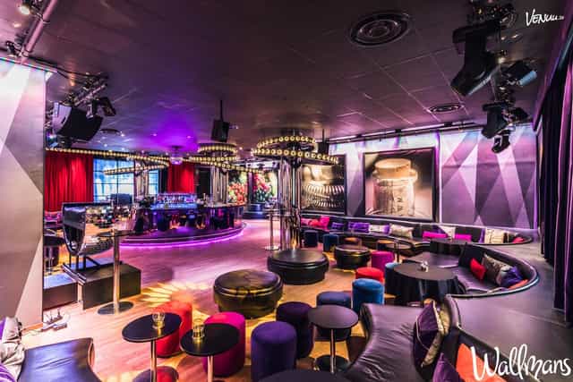 Vibrant bar in Wallmans Stockholm, perfect for cocktail receptions and private parties.