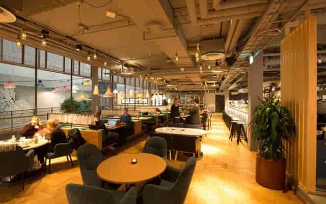 Modern Mötesrum at Urban Deli, ideal for meetings and events with flexible seating.