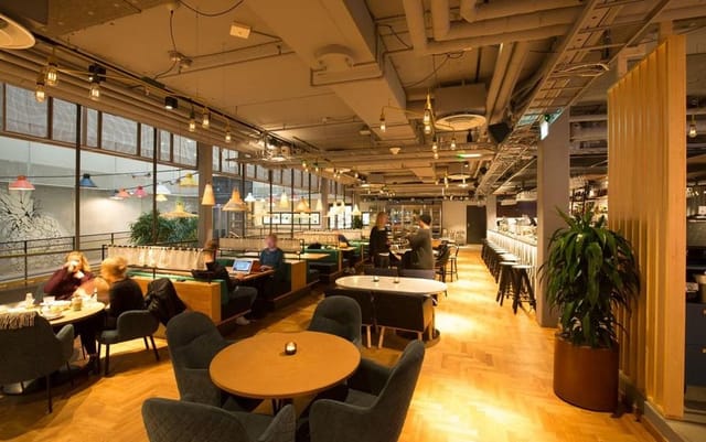 Modern Mötesrum at Urban Deli, ideal for meetings and events with flexible seating.