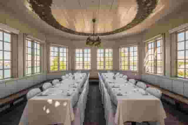 Banquet hall