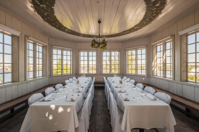 Banquet hall