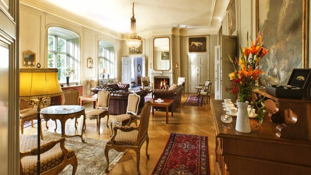 Elegant meeting space in Åkeshofs Slott, perfect for networking events and workshops.