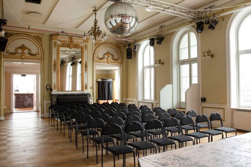 Versatile event space at Södra Teatern with elegant decor and audience seating.