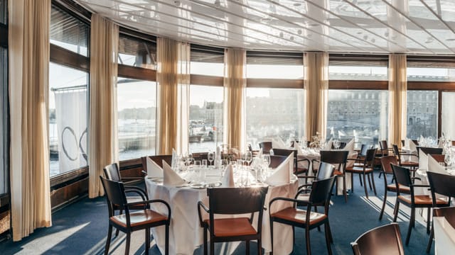 Sophisticated dining space in End - Operahuset for corporate events and gatherings.