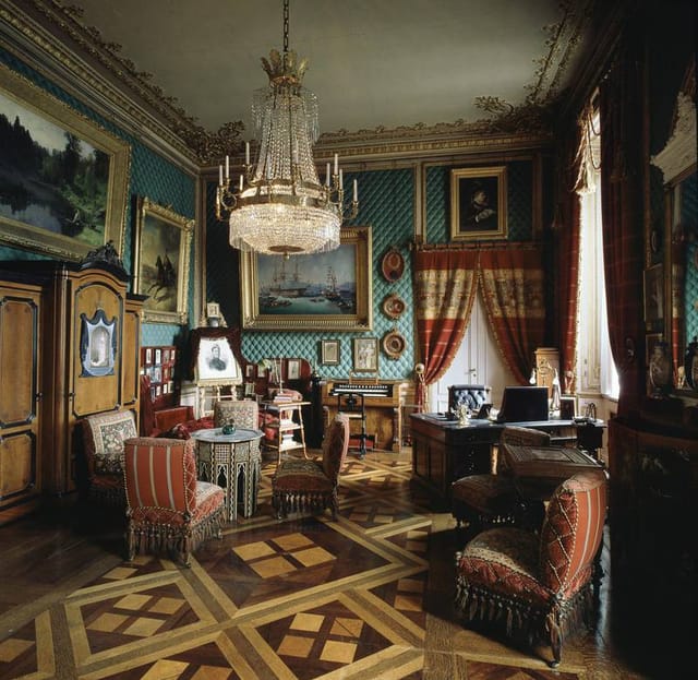 Discover the Royal Palace in Stockholm ...