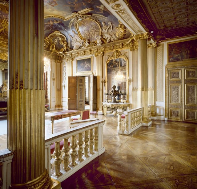 Royal Apartments