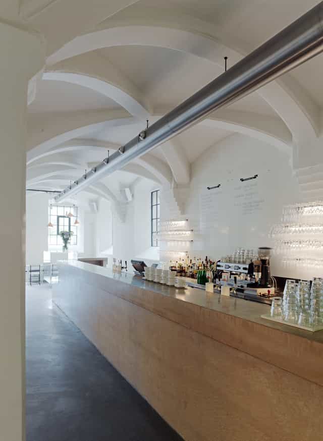 Modern bar area in Stora Salen, Färgfabriken for networking events and cocktail receptions.