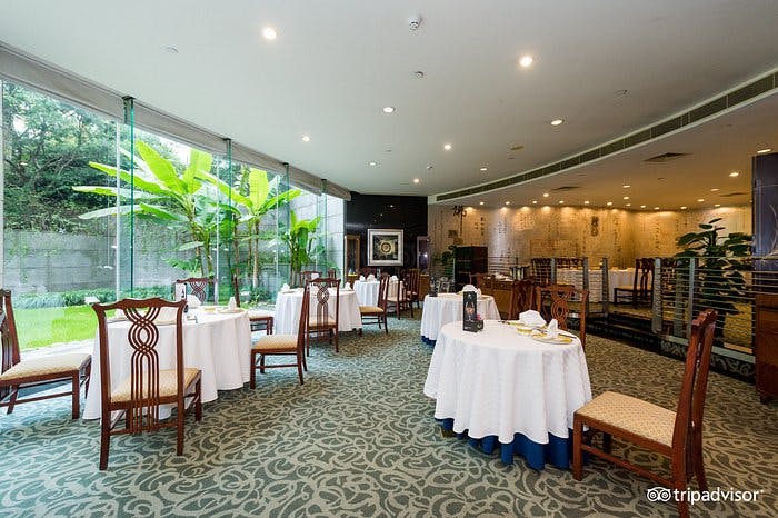 Elegant dining space at Shanghai Yacht Club, perfect for meetings and events.