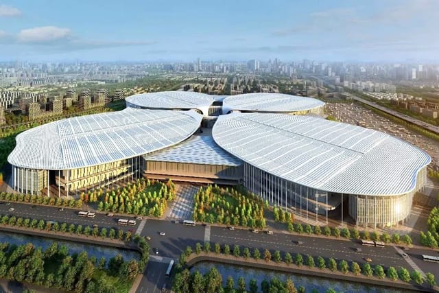 Central Hall, Shanghai Exhibition Center, modern design, ideal for conferences and exhibitions.