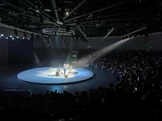 VIP Reception Hall in Shanghai: circular stage, dramatic lighting for engaging performances.