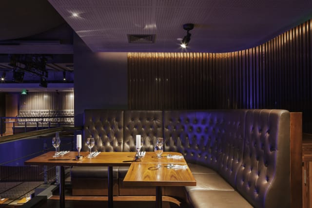 VIP Box at Blue Note China: plush seating, elegant dining for private events and meetings.