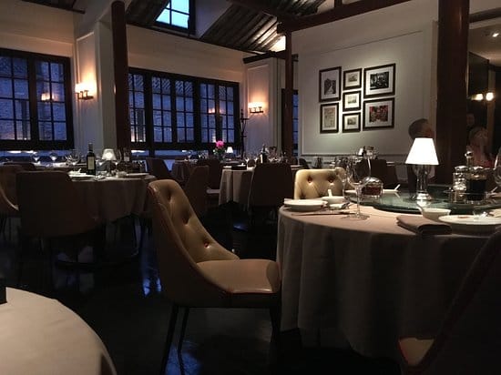 Elegant dining space in yè shanghai, perfect for upscale events and intimate gatherings.