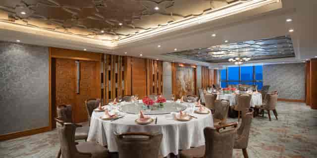 Restaurants Near Shanghai - Crowne Plaza