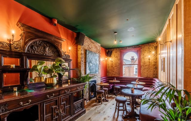 Queen of The South Pub