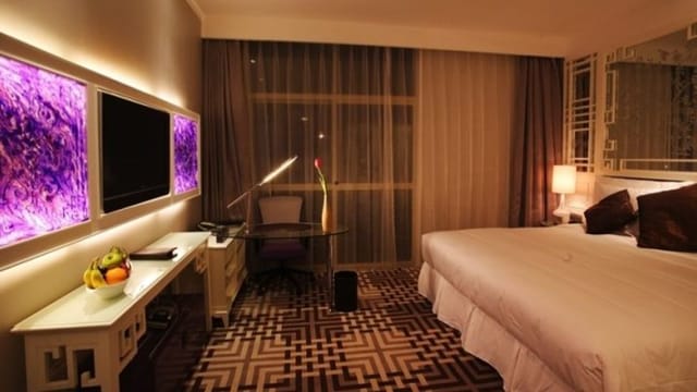 Modern Bauhinia Room in Dorsett Shanghai, ideal for business travelers and events.