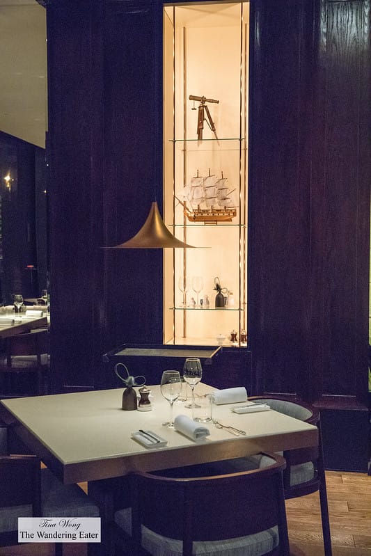 Elegant dining table in PHÉNIX Private Room, ideal for upscale events and intimate gatherings.