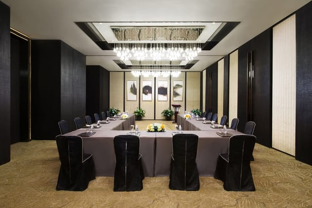 Elegant ballroom in Banyan Tree Shanghai for corporate meetings and events.